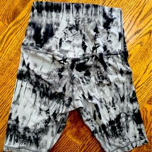 Lululemon Align High- Rise Short 8” Diamond Dye Pitch Grey Graphite Size 4 NWOT